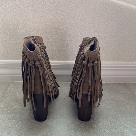 VERY VOLATILE LOS ANGELES SUEDE BOOTS SIZE 8.5 M - Picture 4 of 6